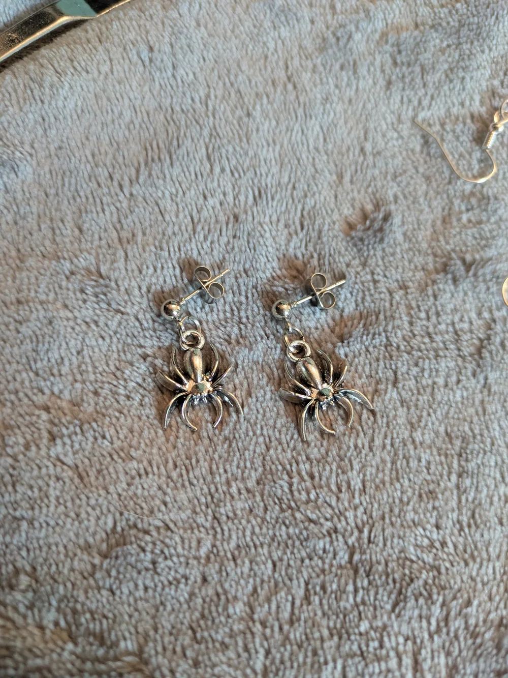Silver Spider Drop Earrings Studs Halloween Spooky New